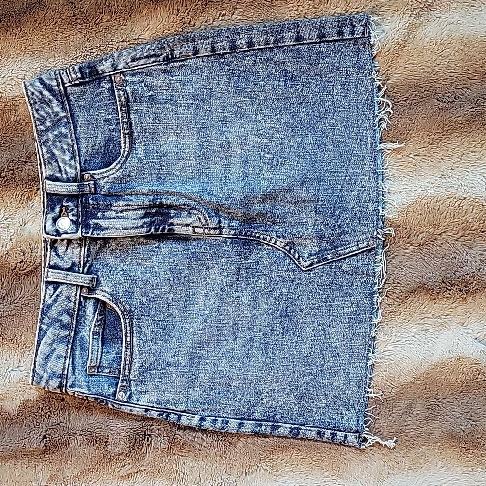 Wild Fable acid washed, distressed denim skirt.